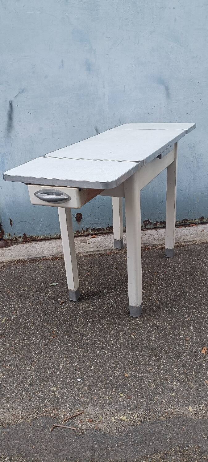 Table de cuisine vintage