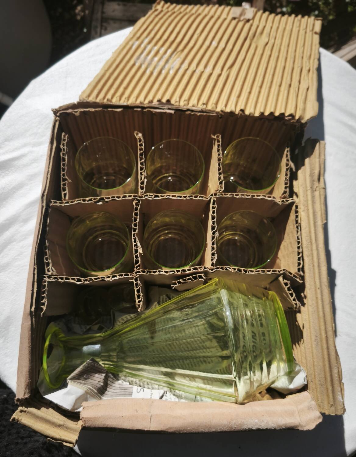 Art Deco liqueur service in opaline