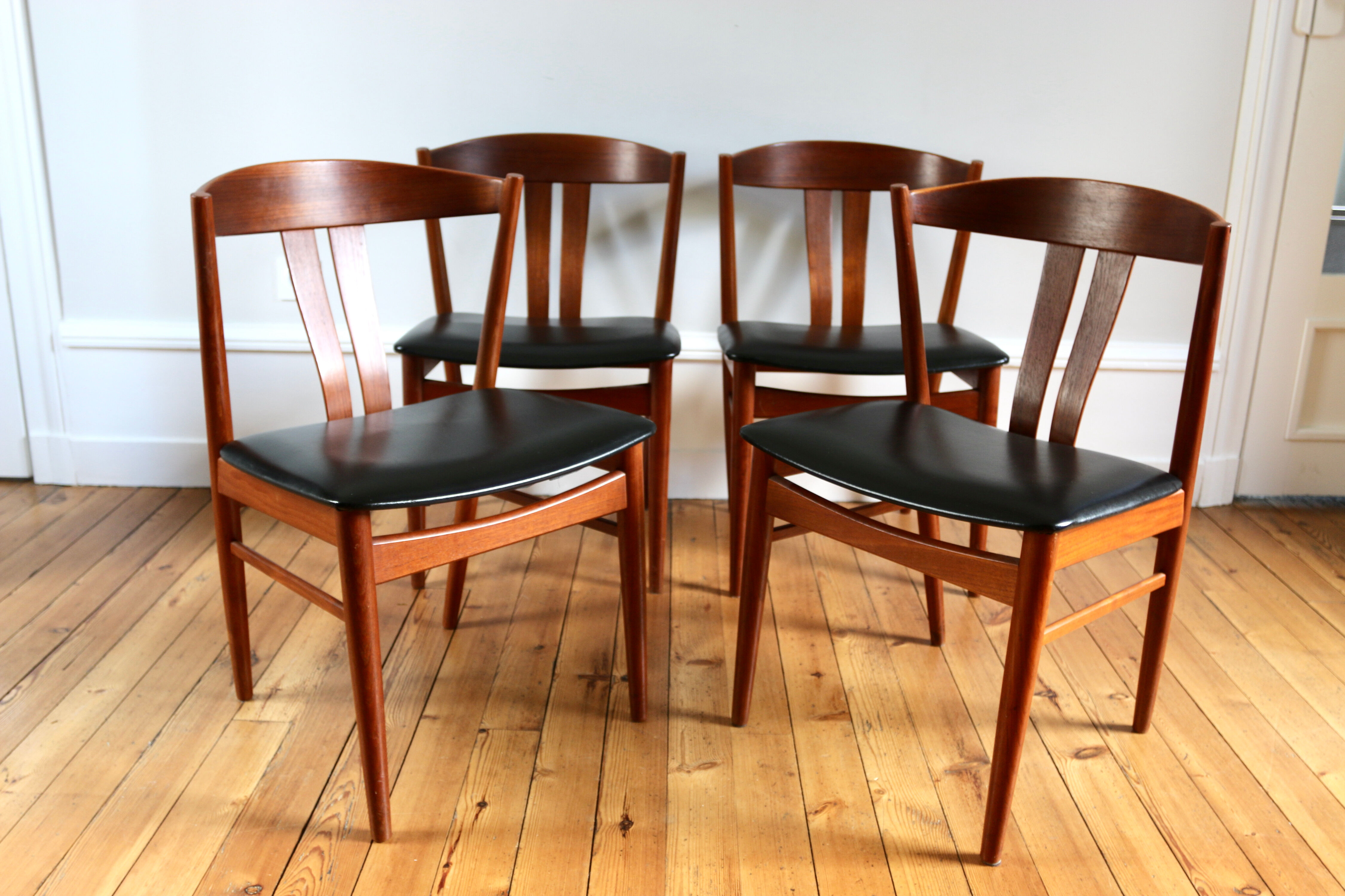 Series of 4 vintage Scandinavian teak chairs, 1960