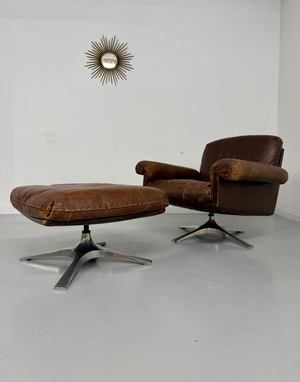 Vintage 70s brown leather ottoman chair design DE SEDE DS-31