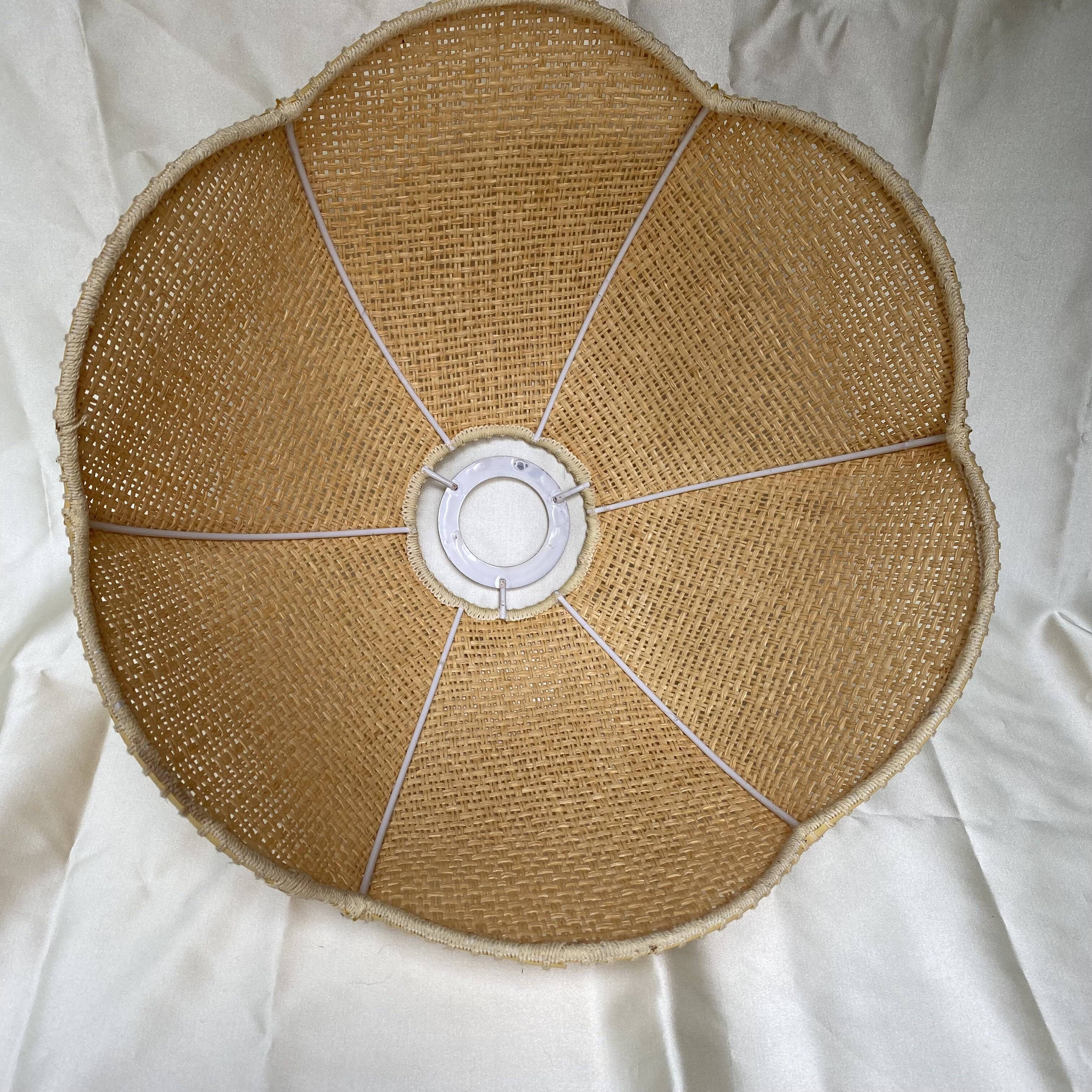 Vintage rattan flower pendant lamp