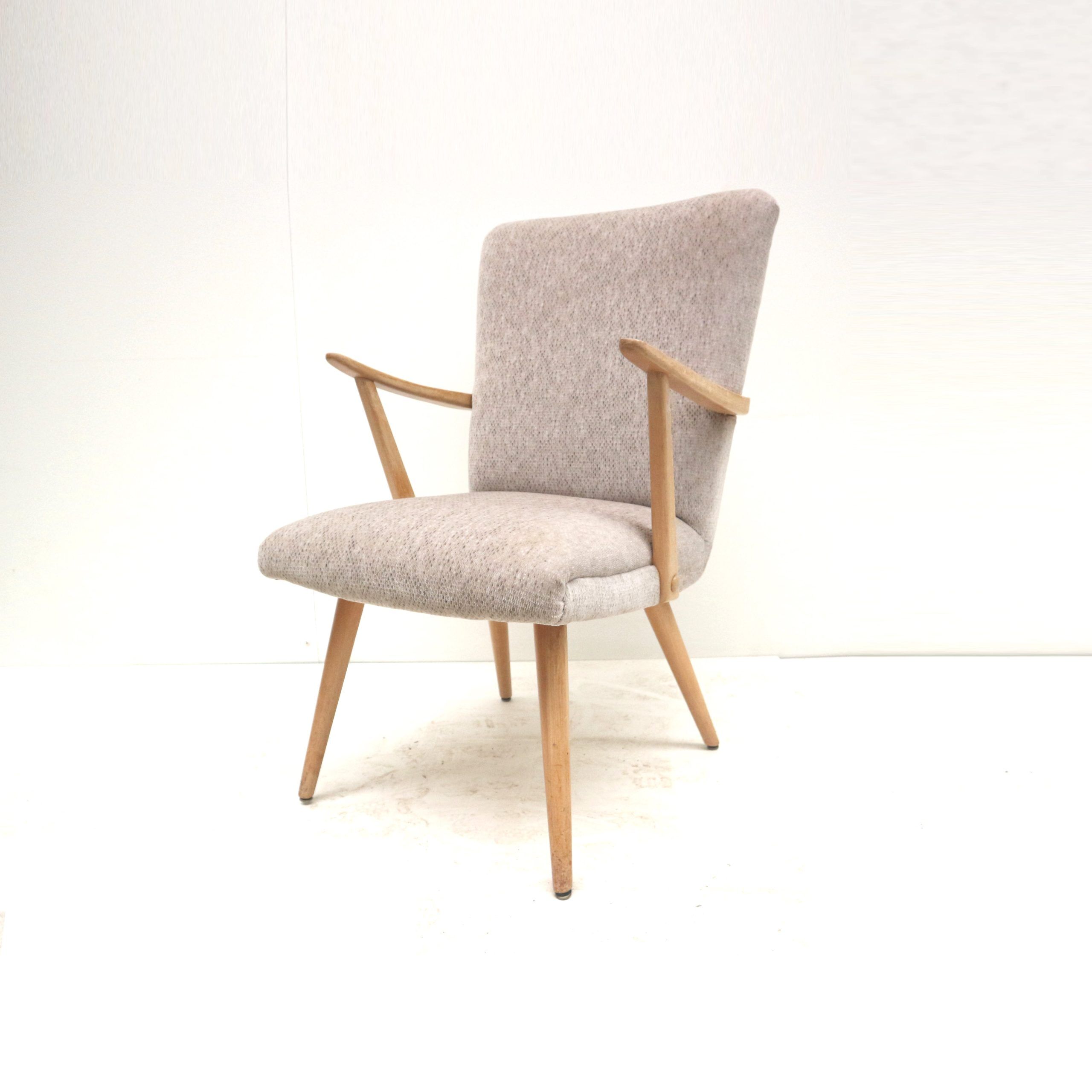 Vintage armchair from the 1950s in excellent condition