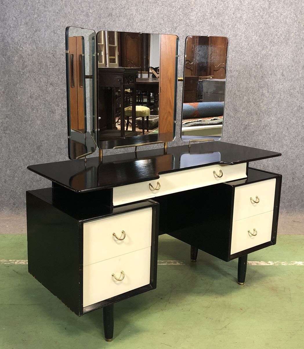 Hairdresser G Plan 70s - black and white patina