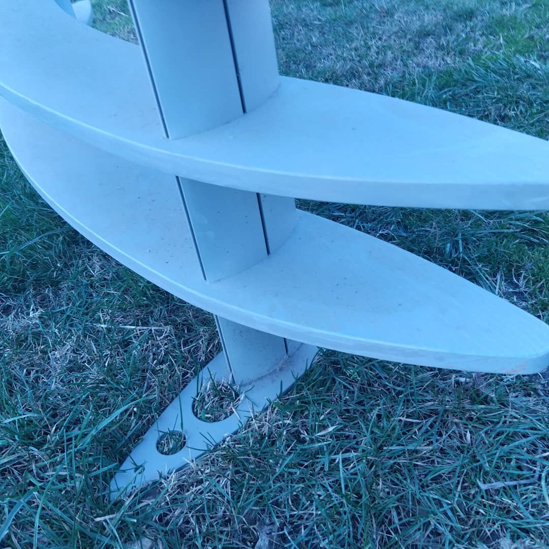 Bibliothèque en hêtre massif et montant aluminium vers 1980