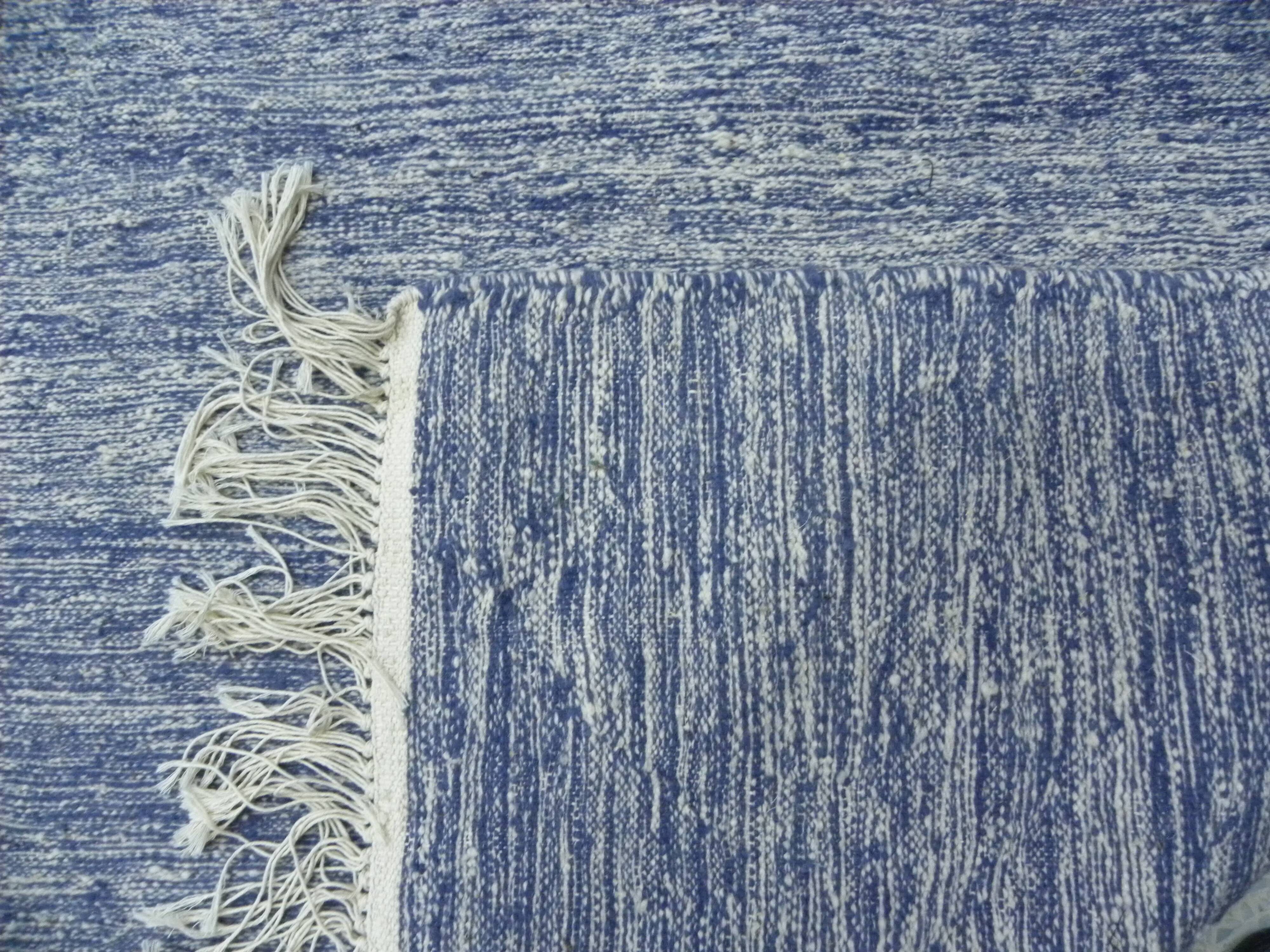 Handwoven artisanal kilim rug – Blue and ecru – Modern bohemian style