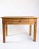Table d'appoint fabriquée en bois de pin des années 1920
