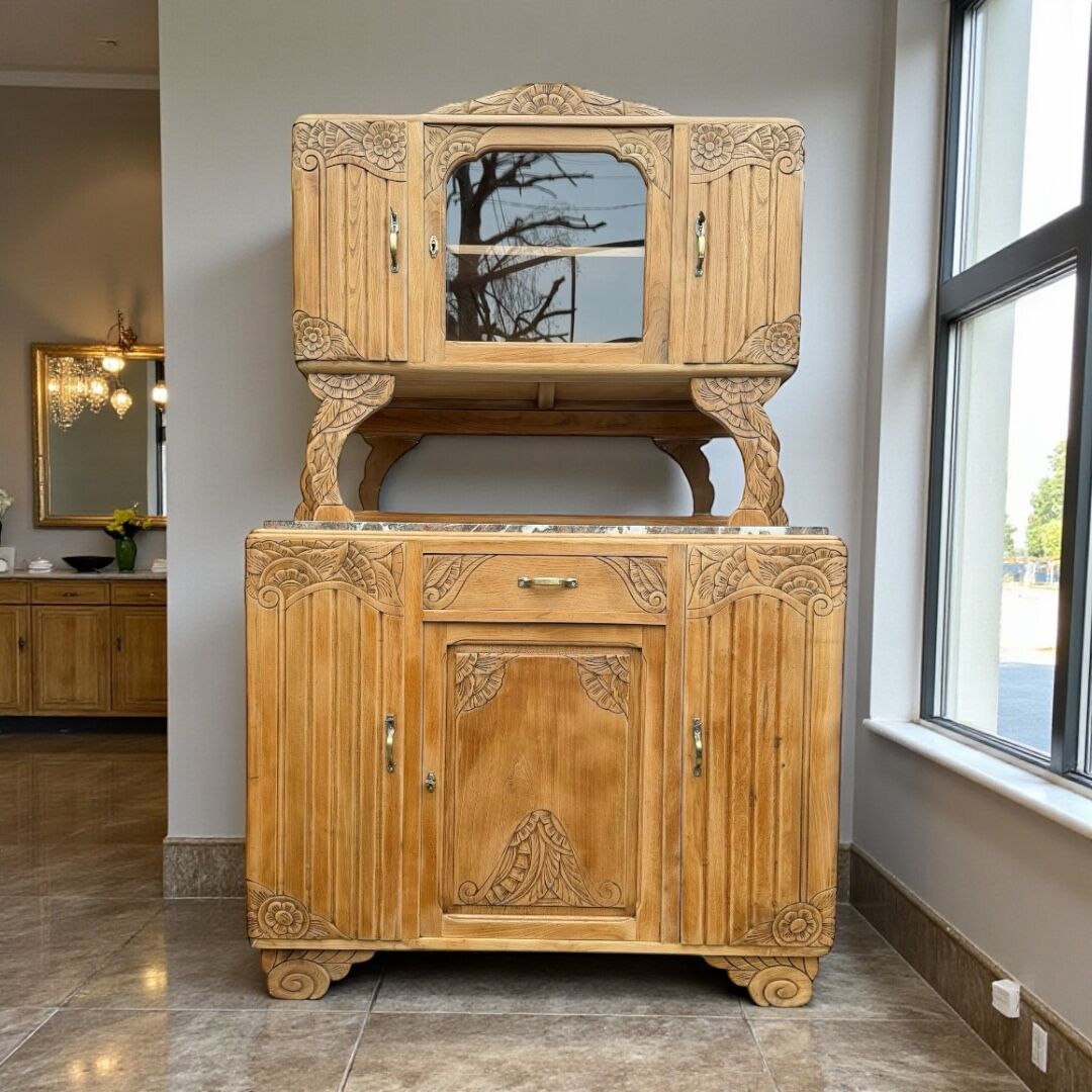 Art Deco Parisian buffet in solid raw oak from the 1930s.