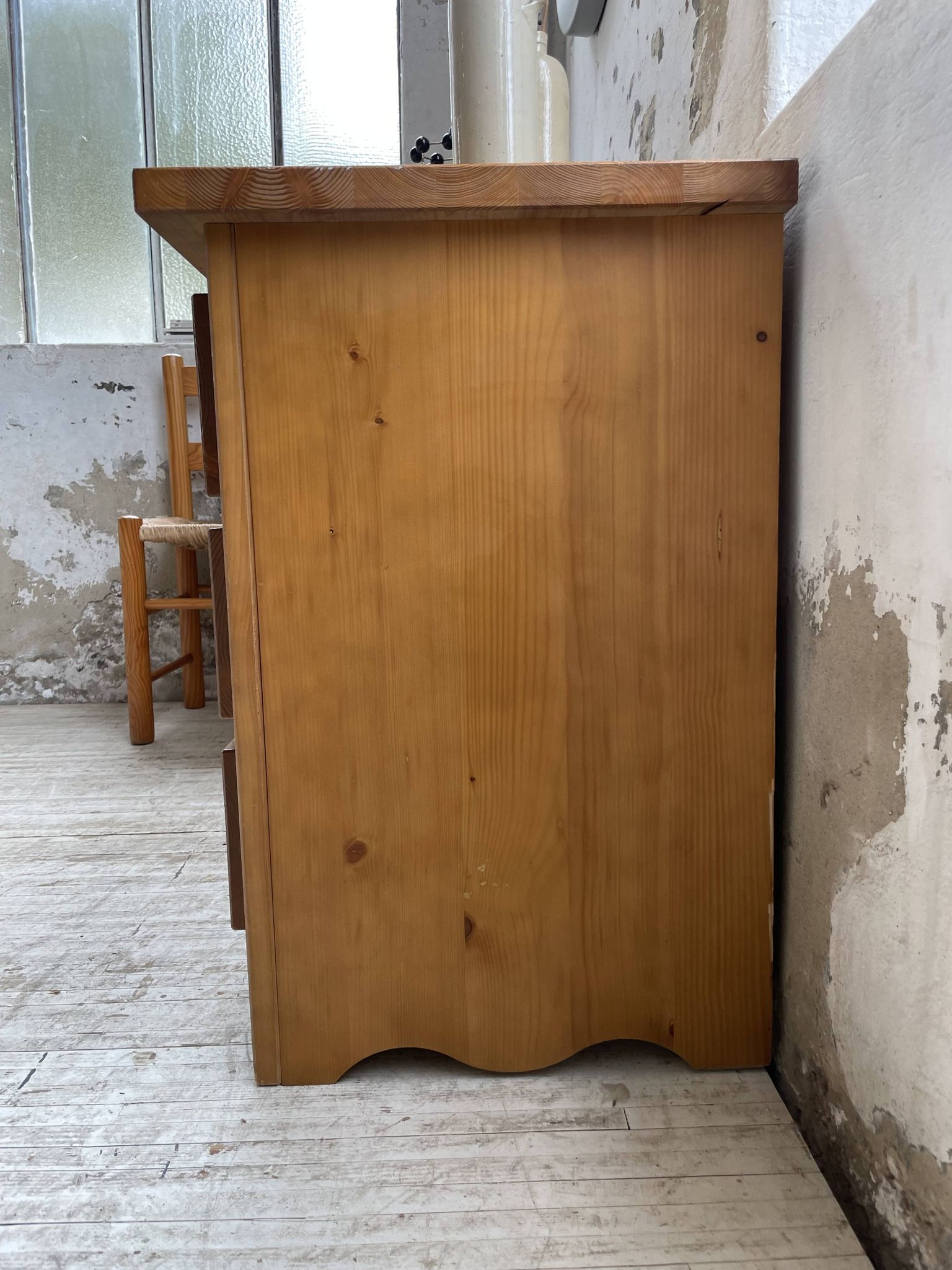 Commode en pin années 80 mobilier montagne