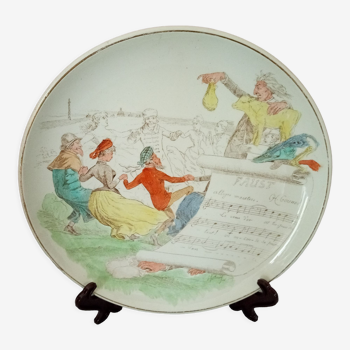 Assiette de collection Creil et Montereau  ( sujets musicaux )