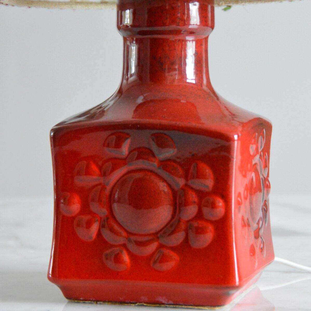Lampe de table en céramique rouge allemagne 1970s