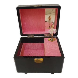 Music box with dancer
