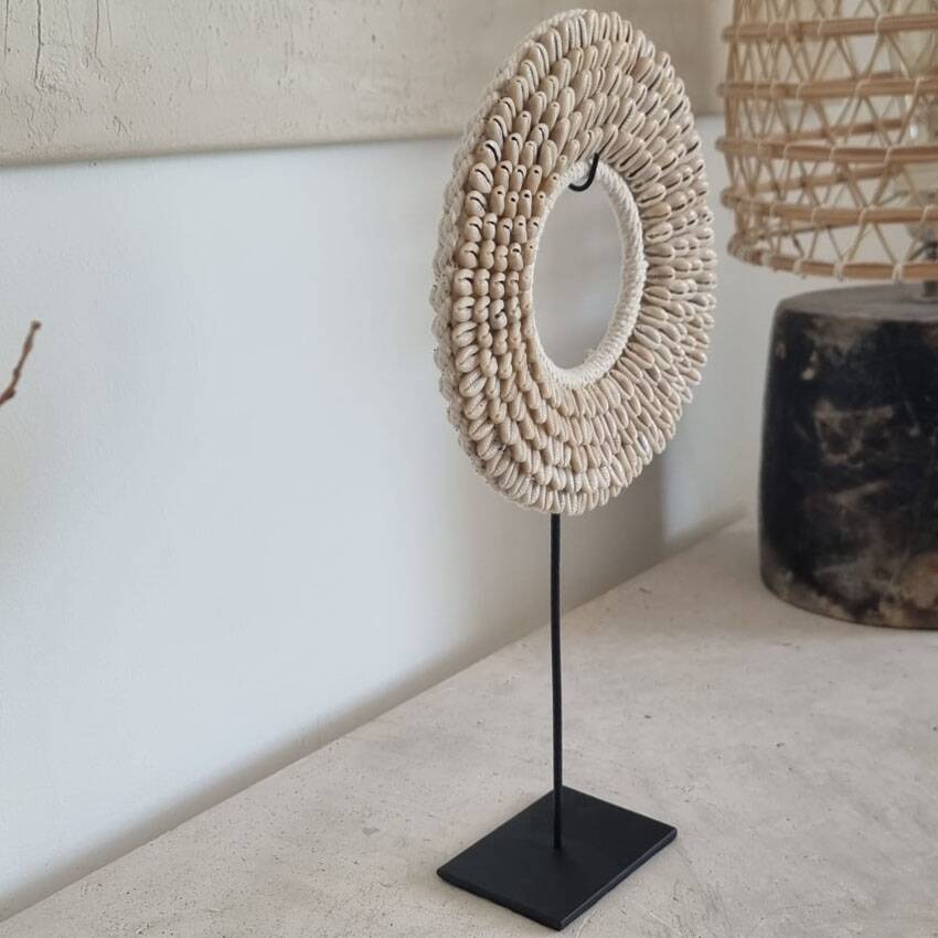 Decorative Papuan shell necklace