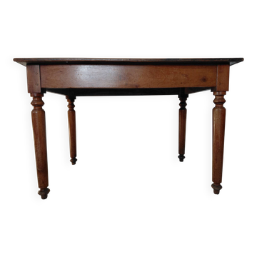 Table / Bureau vintage merisier massif pieds tournés–Patine naturelle