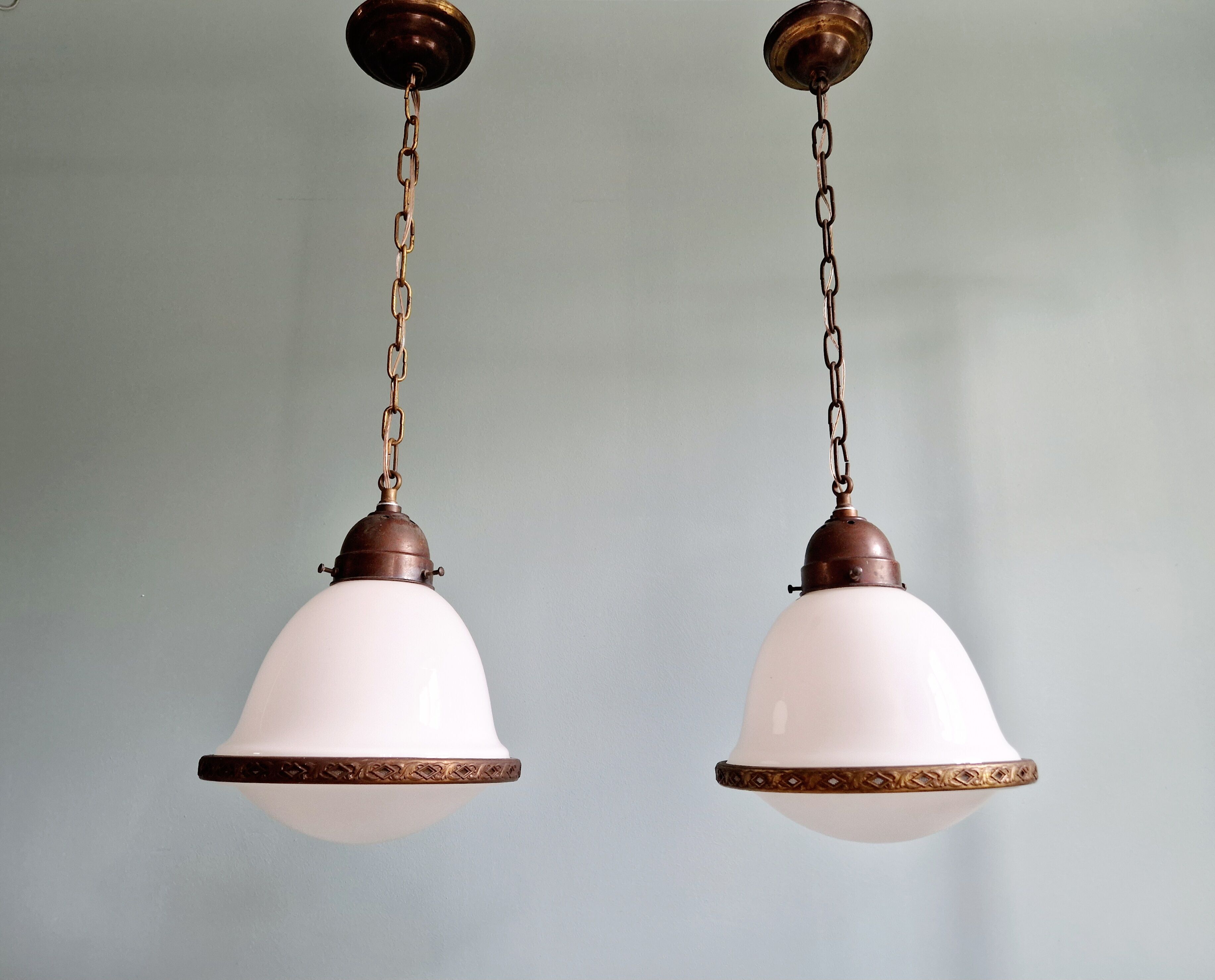 Paire de suspensions Art Déco, B.A.G, années 1920-30