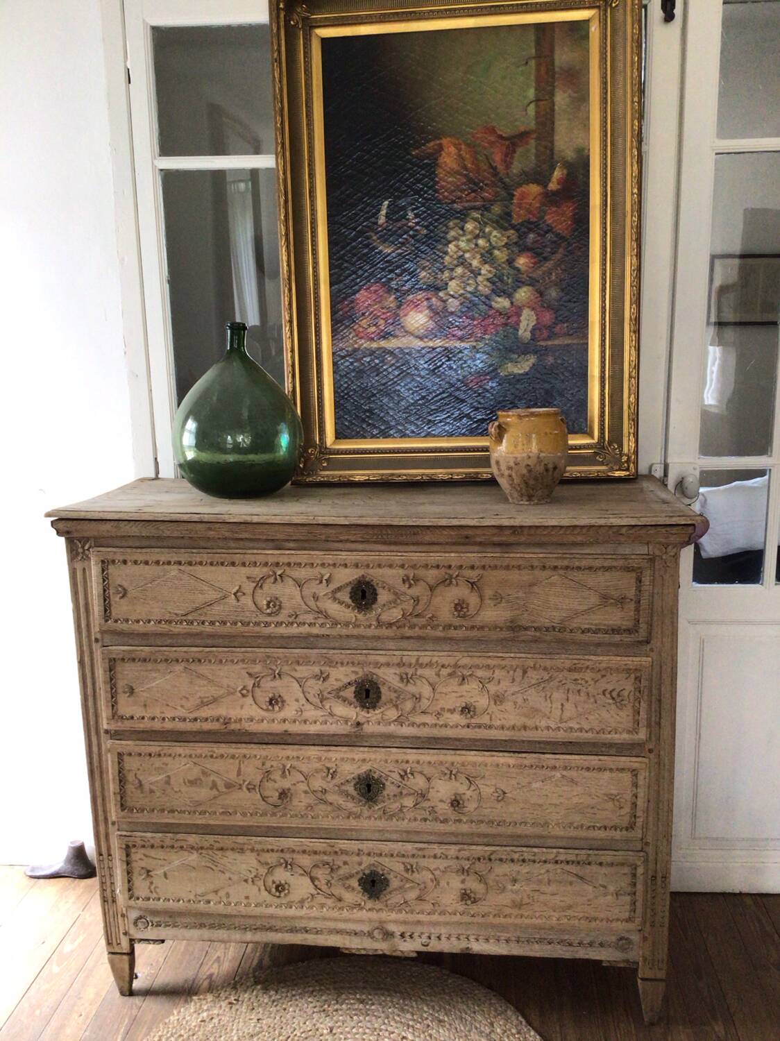 Commode XIXe en chêne sculptée