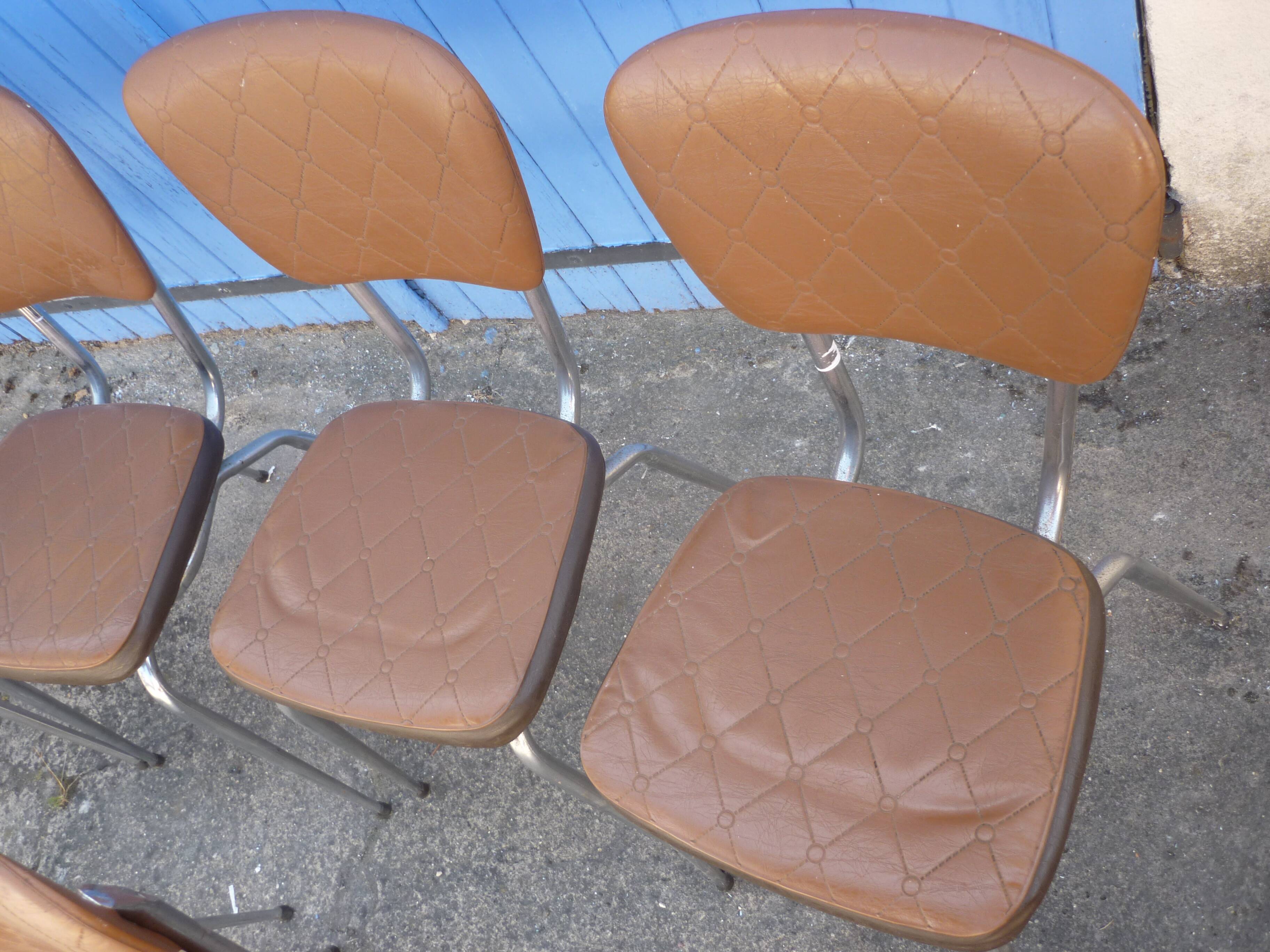 Lot of 8 vintage chairs in brown skai
