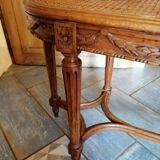 Piano bench