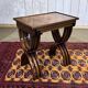 Suite de tables gigognes anglaises en acajou des années 1950