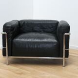 Pair of armchairs LC3