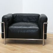 Pair of armchairs LC3