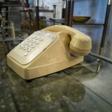 Vintage phone with keys
