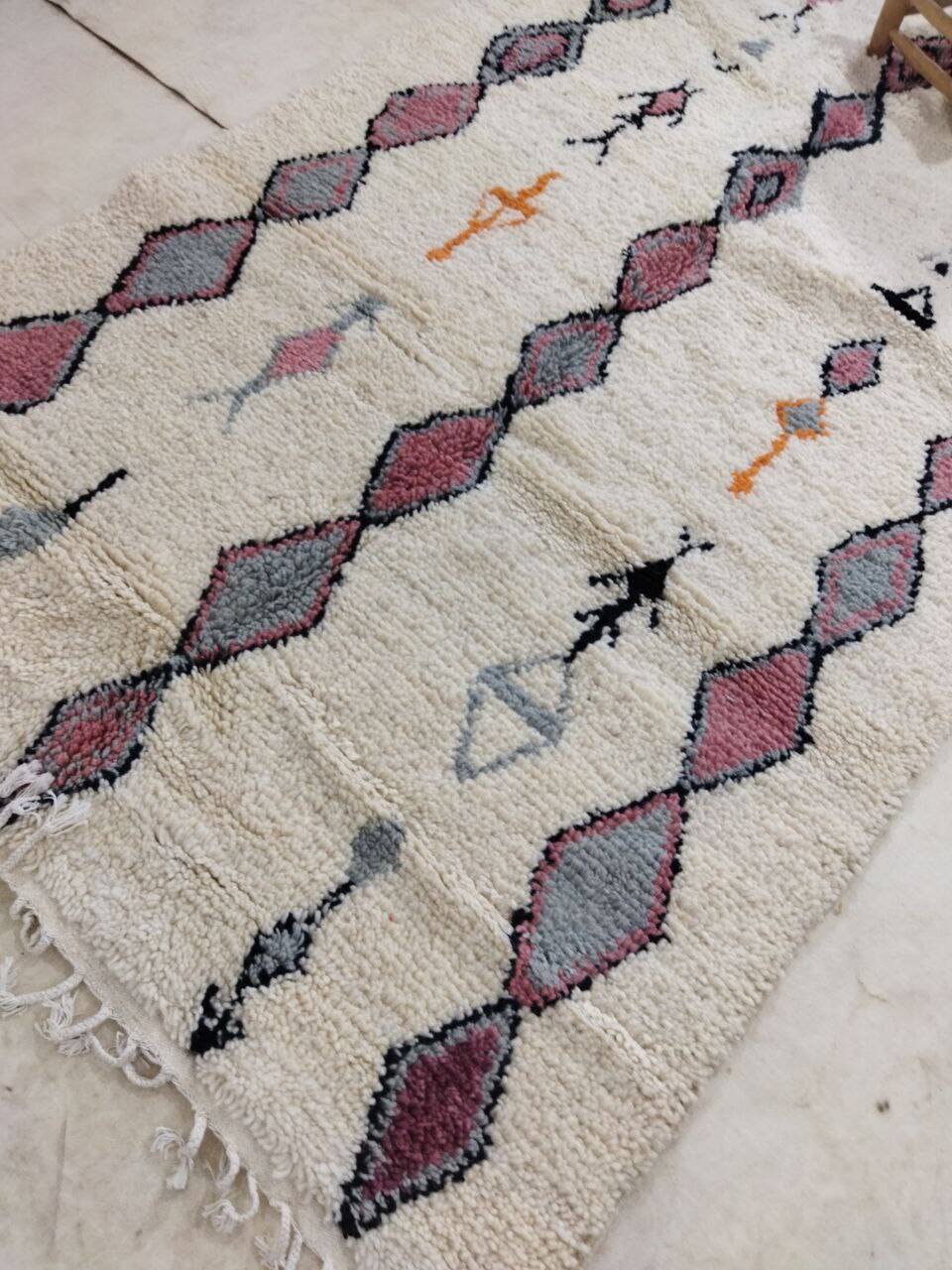 Handmade moroccan berber rug 250 x 146 cm