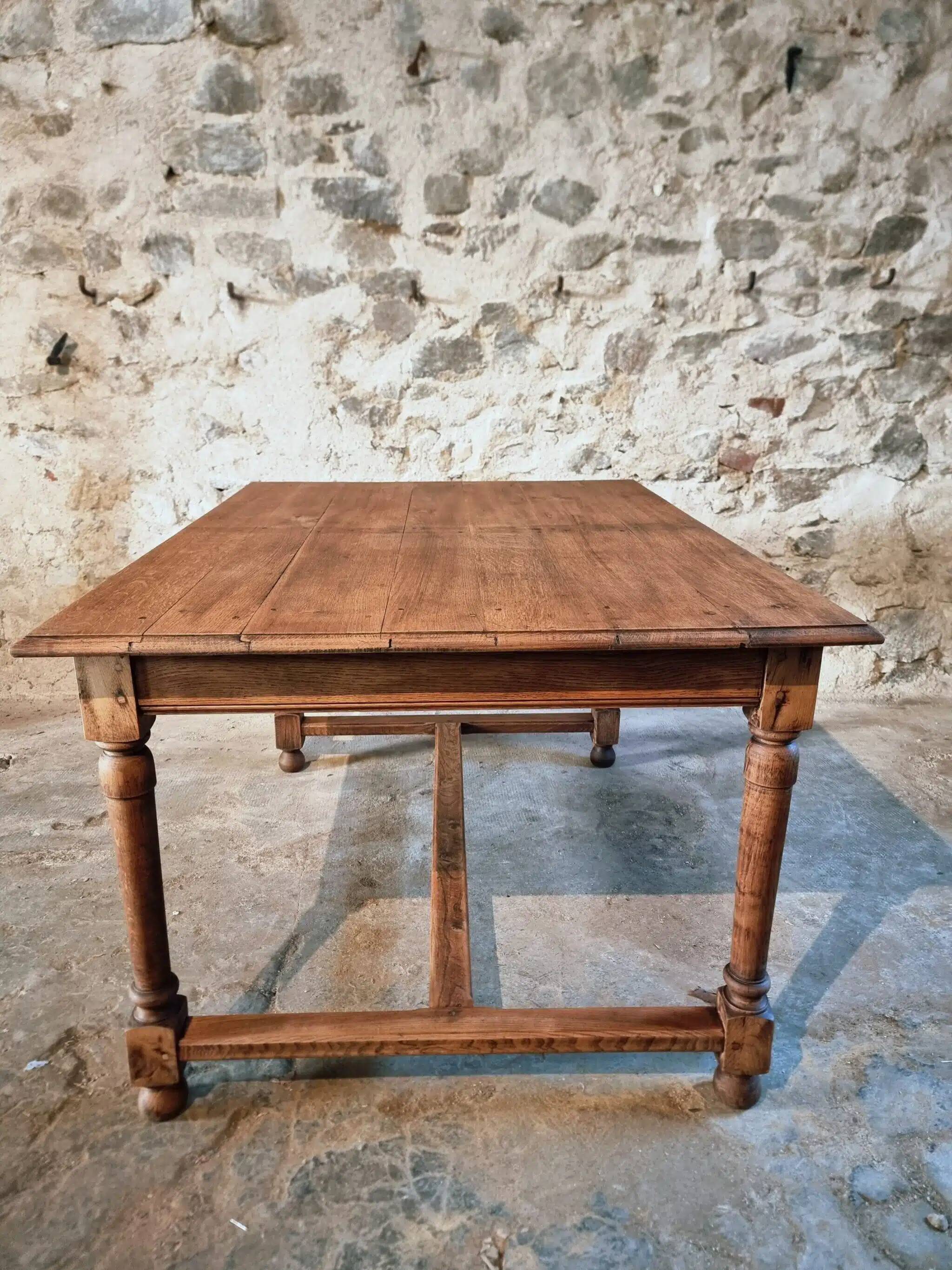Antique French oak and elm dining table – Early 20th century farmhouse table with turned legs