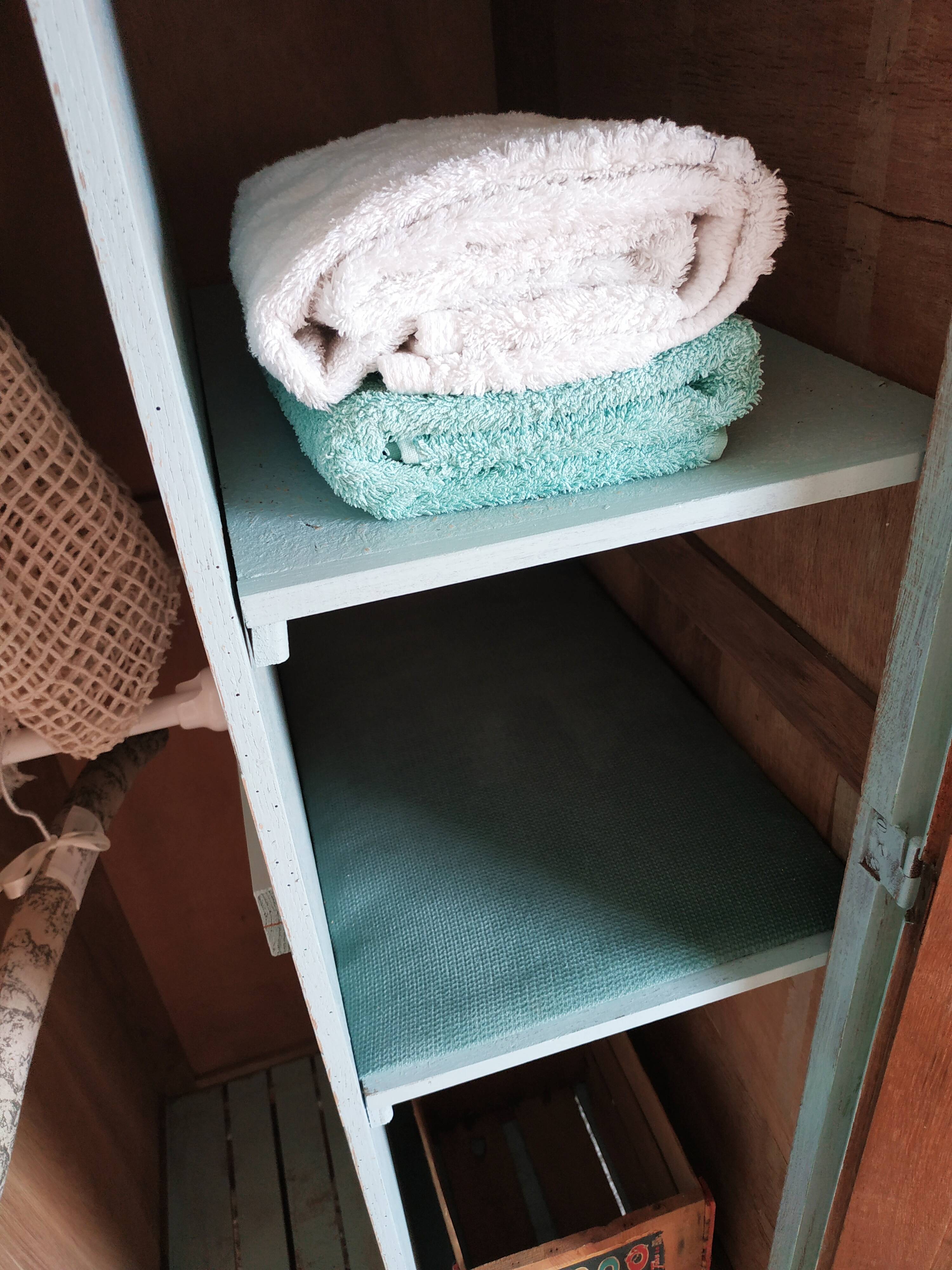 Armoire d'école vestiaire d'internat rénové années 50