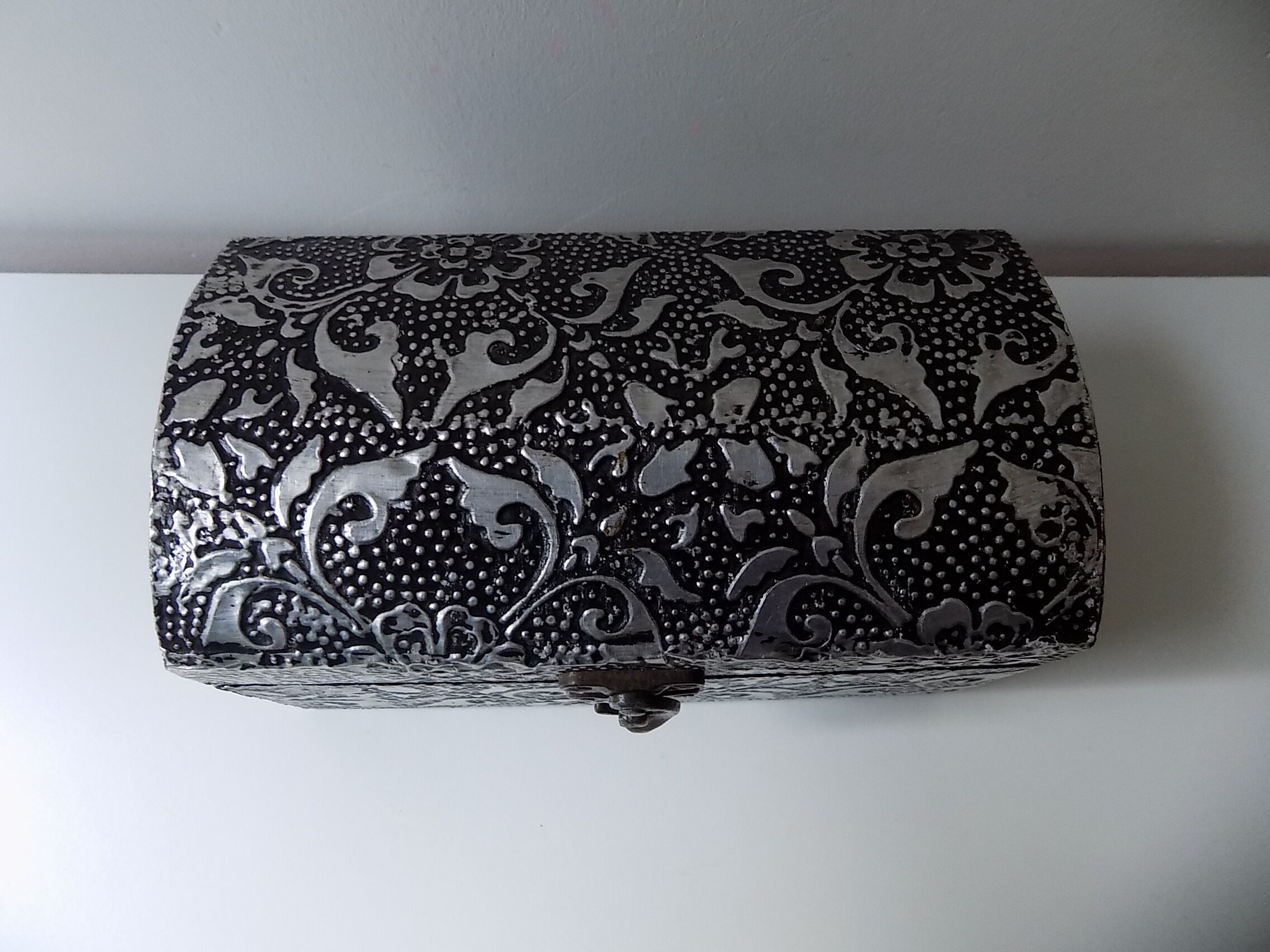 Silver metal jewelry box