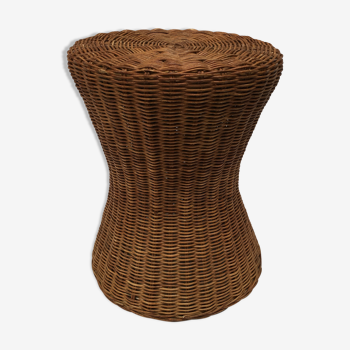Diabolo stool made of braided rattan