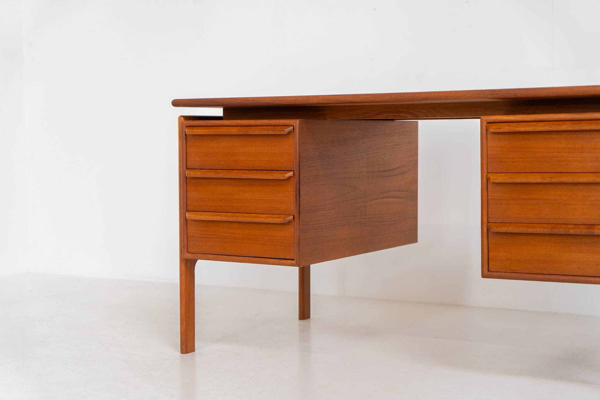 Teak writing desk by Arne Vodder