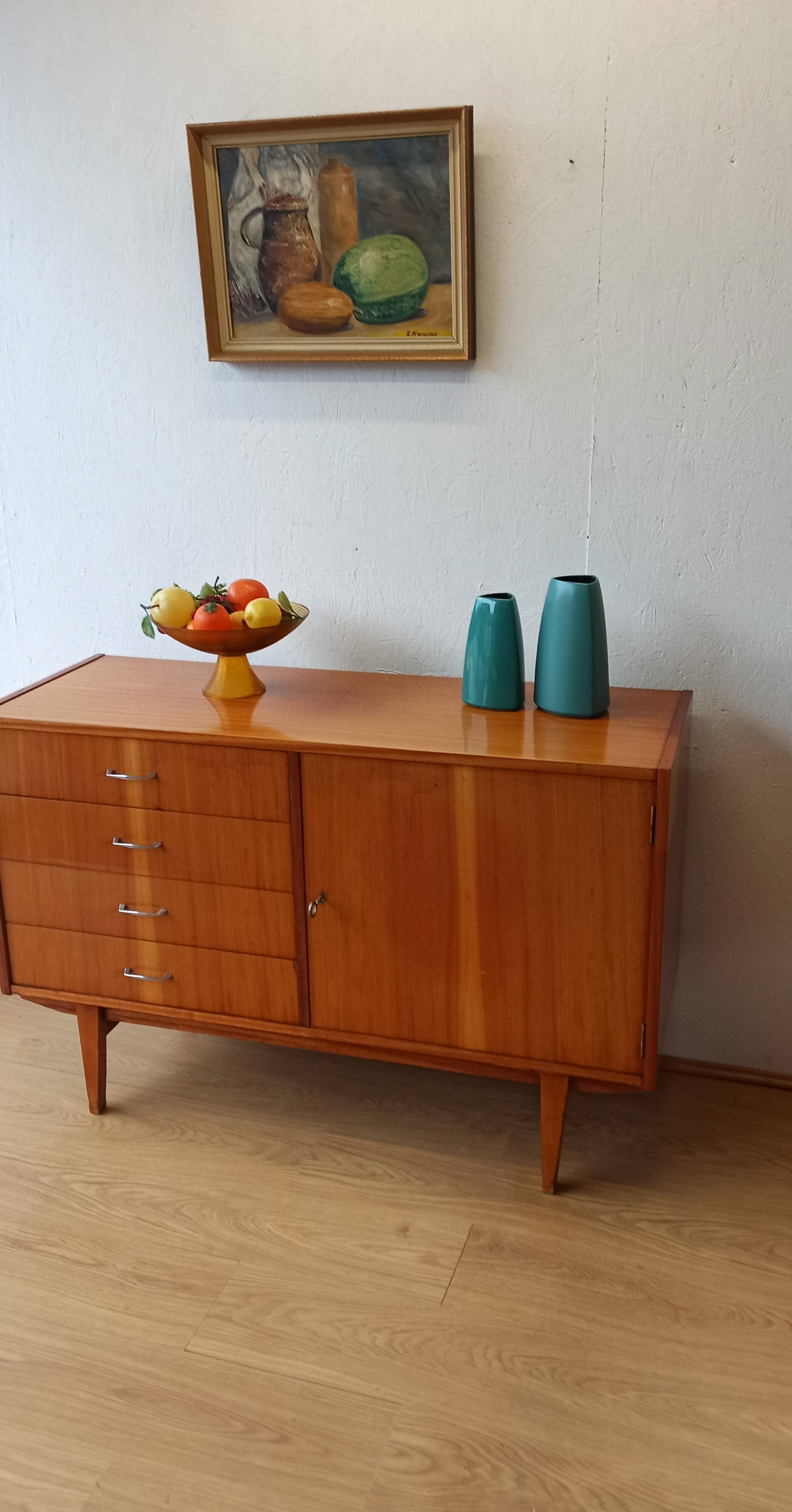 Buffet moderniste, années 1970