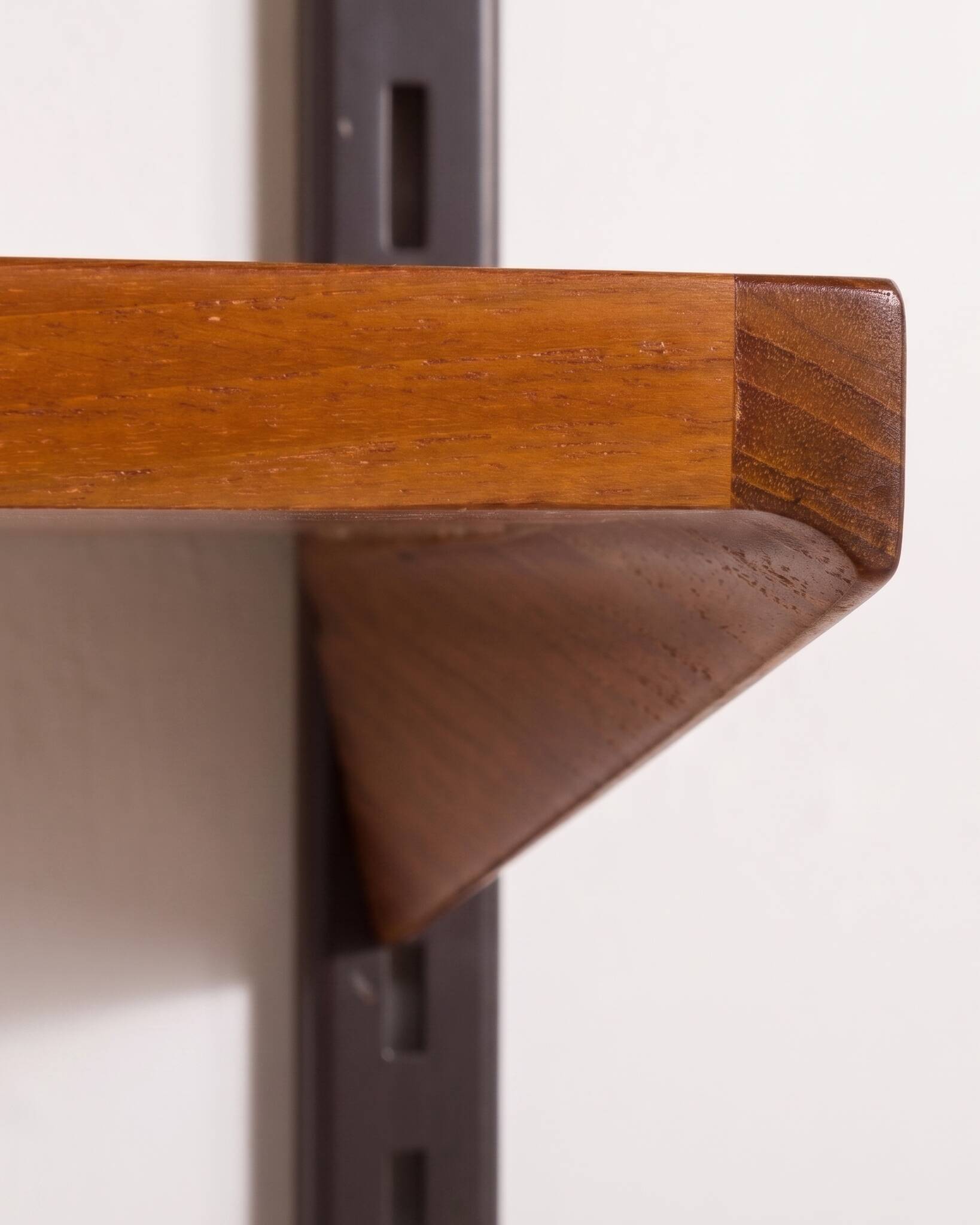 Modular wall system by kai kristiansen - fm møbler