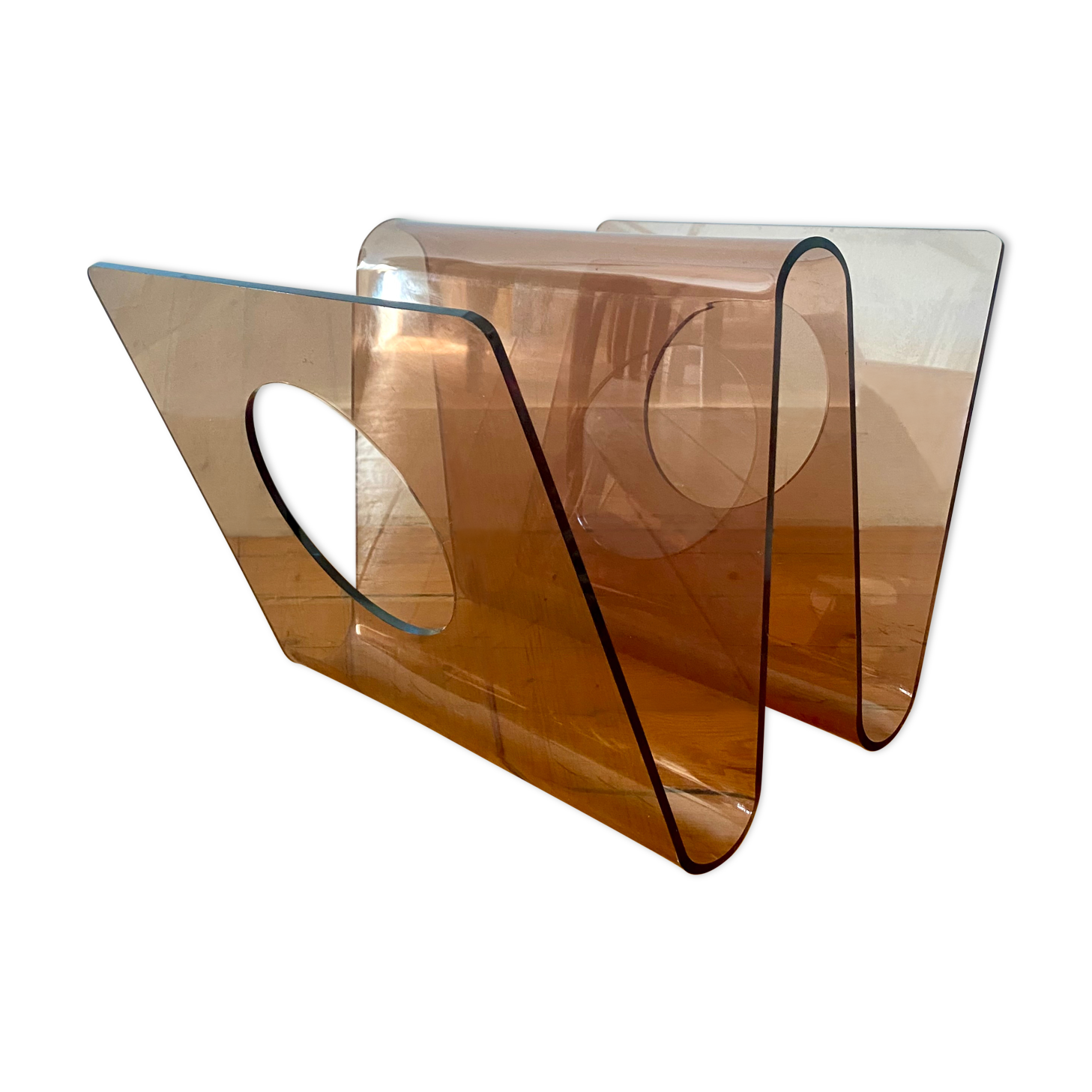 Magazine holder Michel Dumas