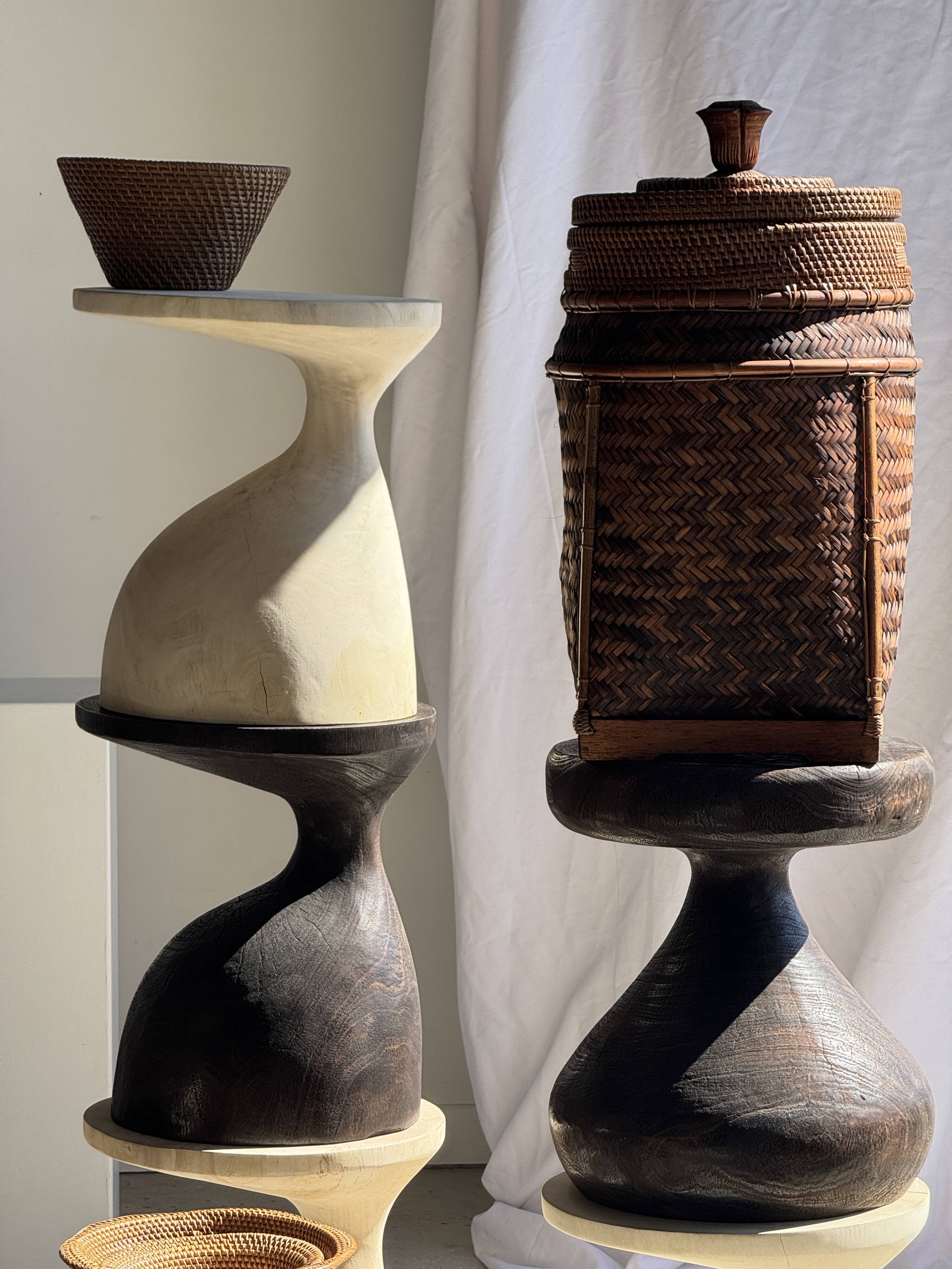 Sexy Neck - Solid wood (monoxyle) brown side table