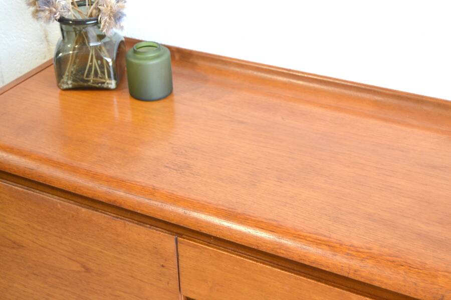 Sideboard by White & Newton curved * 208 cm