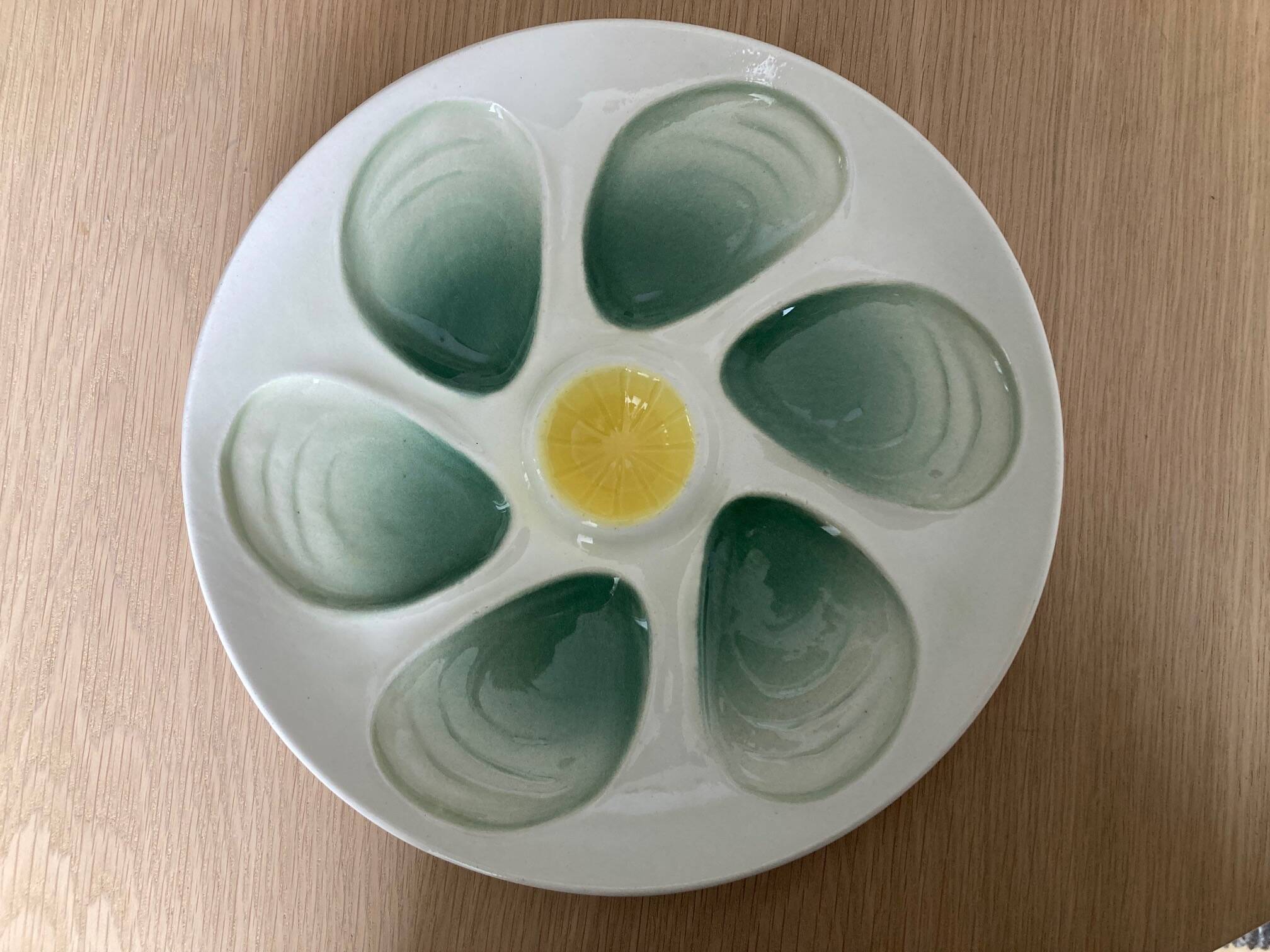 Salins oyster plates