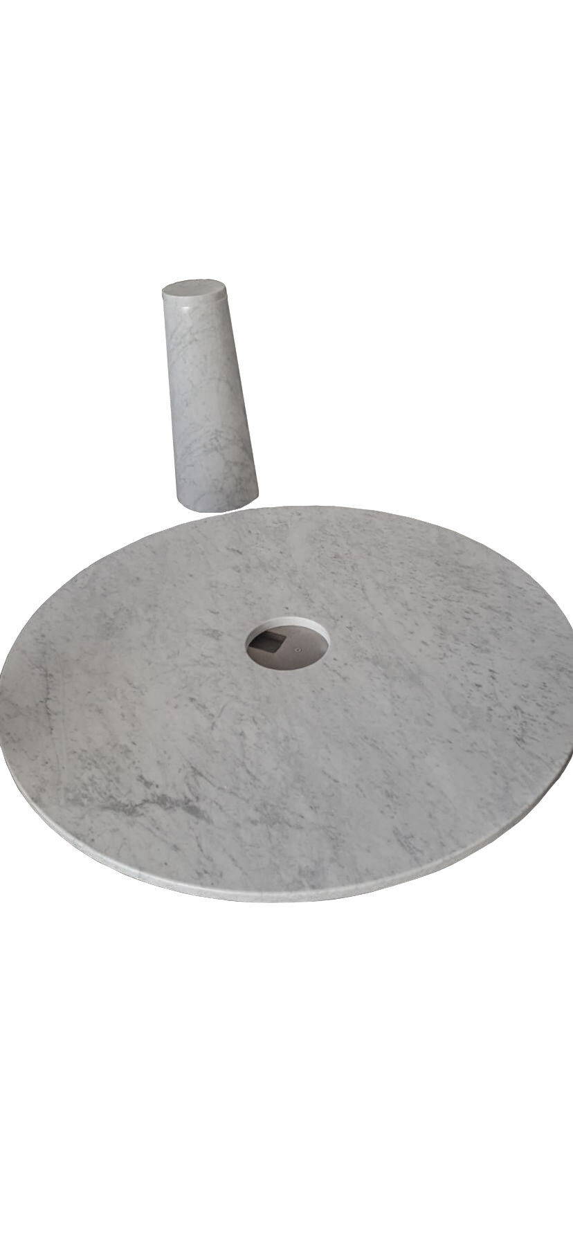 Eros round dining table in white Carrara marble, Italy, 70s in