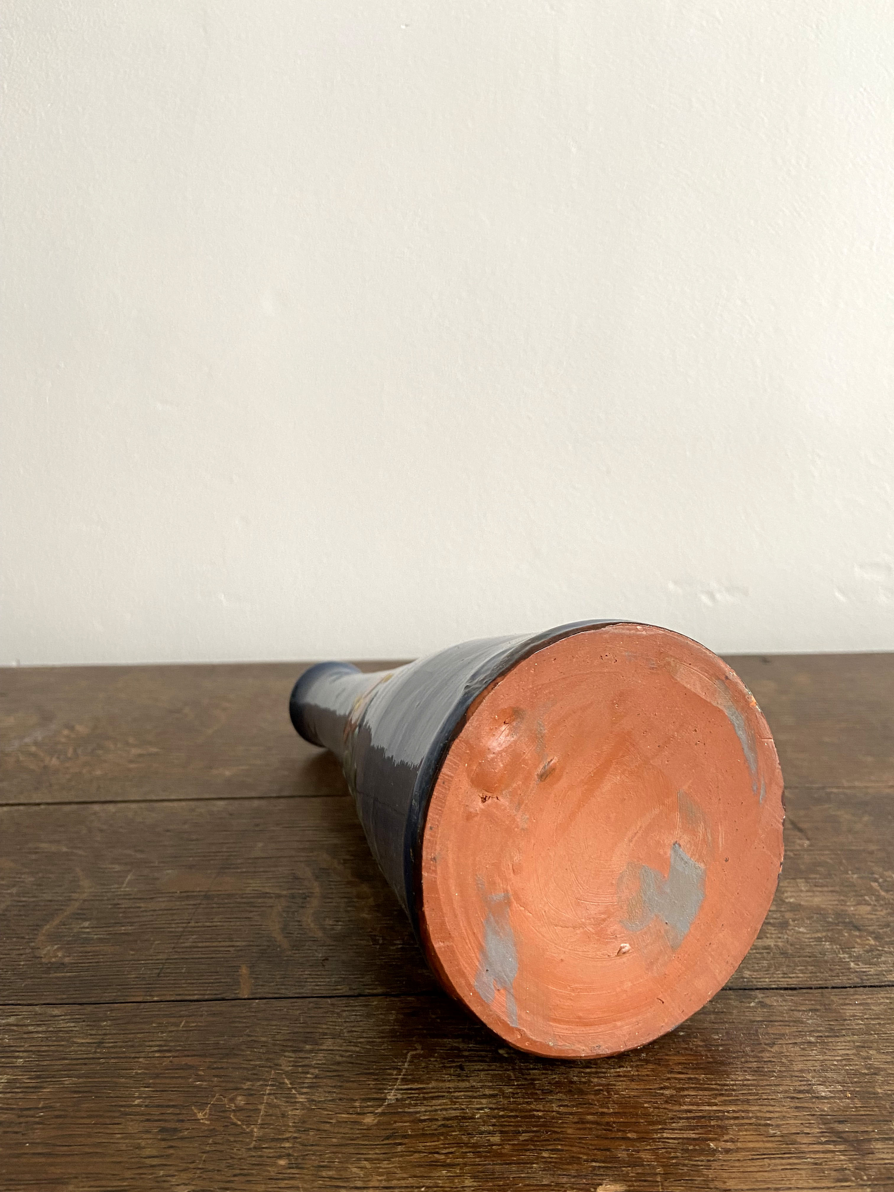 Soliflore vase decorated with flowers