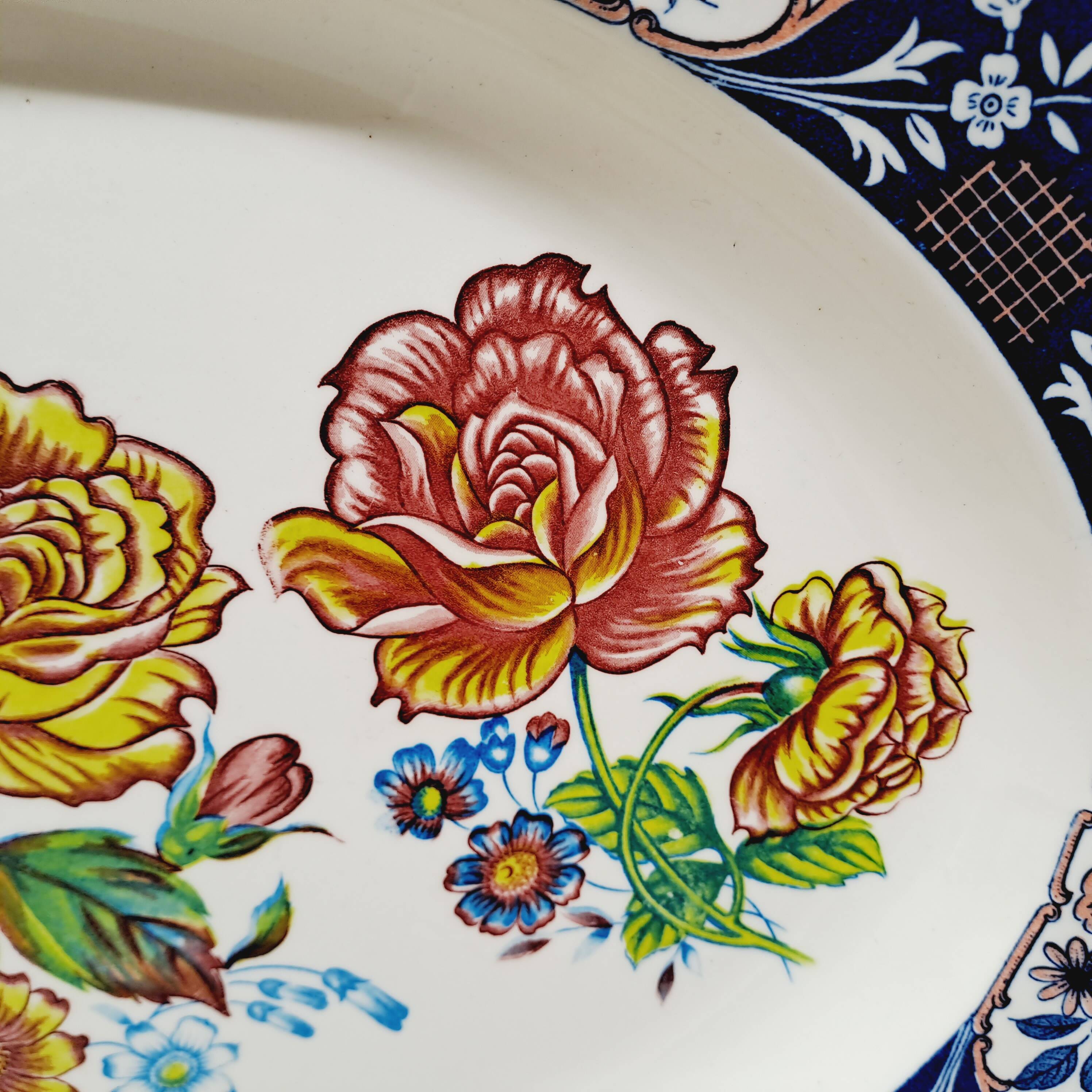 Large oval flower dish