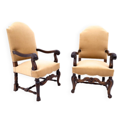 Une paire de fauteuils anciens, Europe occidentale, vers 1900. Après rénovation