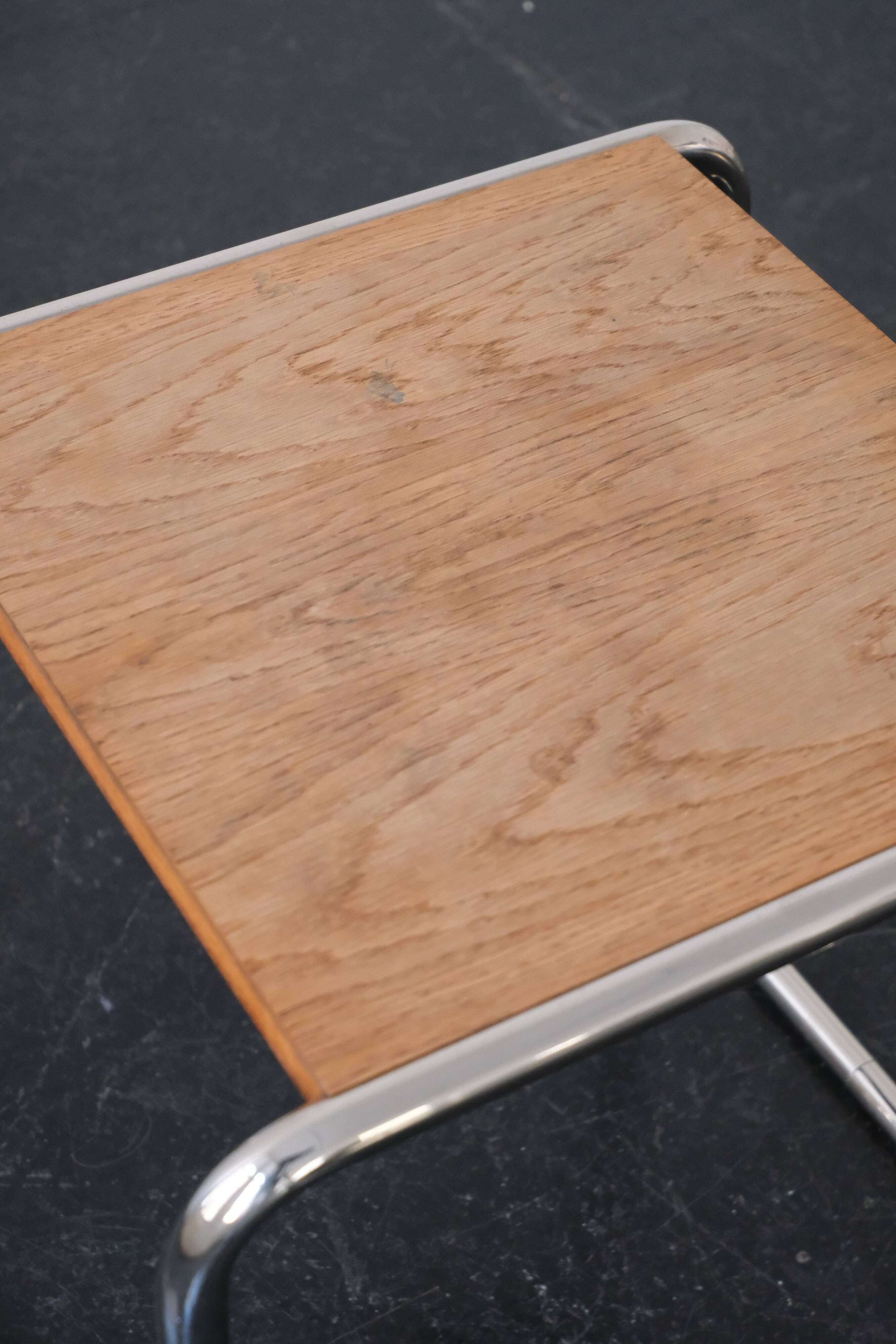 "B9 A" Side table by Marcel Breuer / Thonet