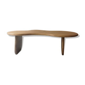Table basse en bois blanc massif forme libre
