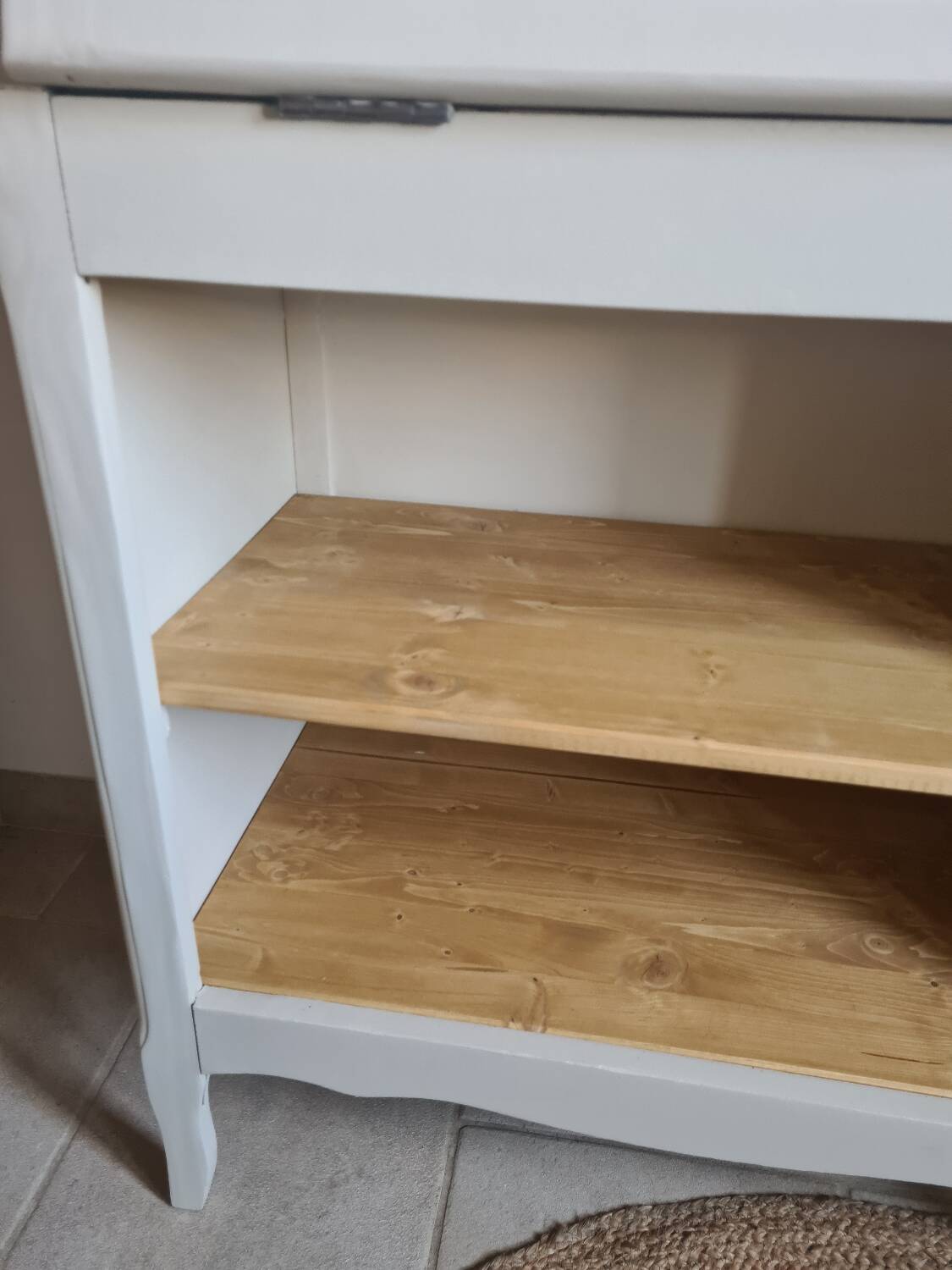 Restored secretary, 1980s
