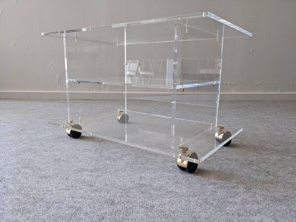 Table basse d'appoint à roulettes en plexiglas de David Lange, France 1970