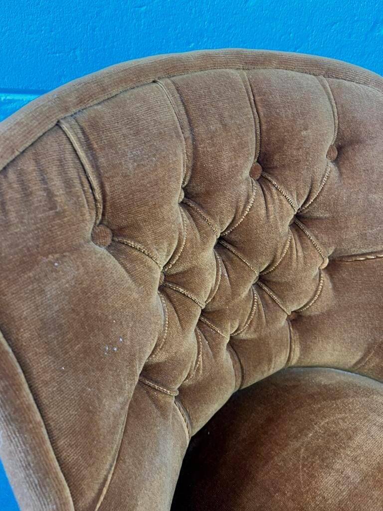 Vintage one-seater armchair with fringes