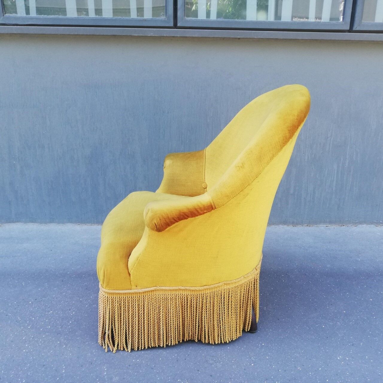 Fauteuil crapaud velours couleur or