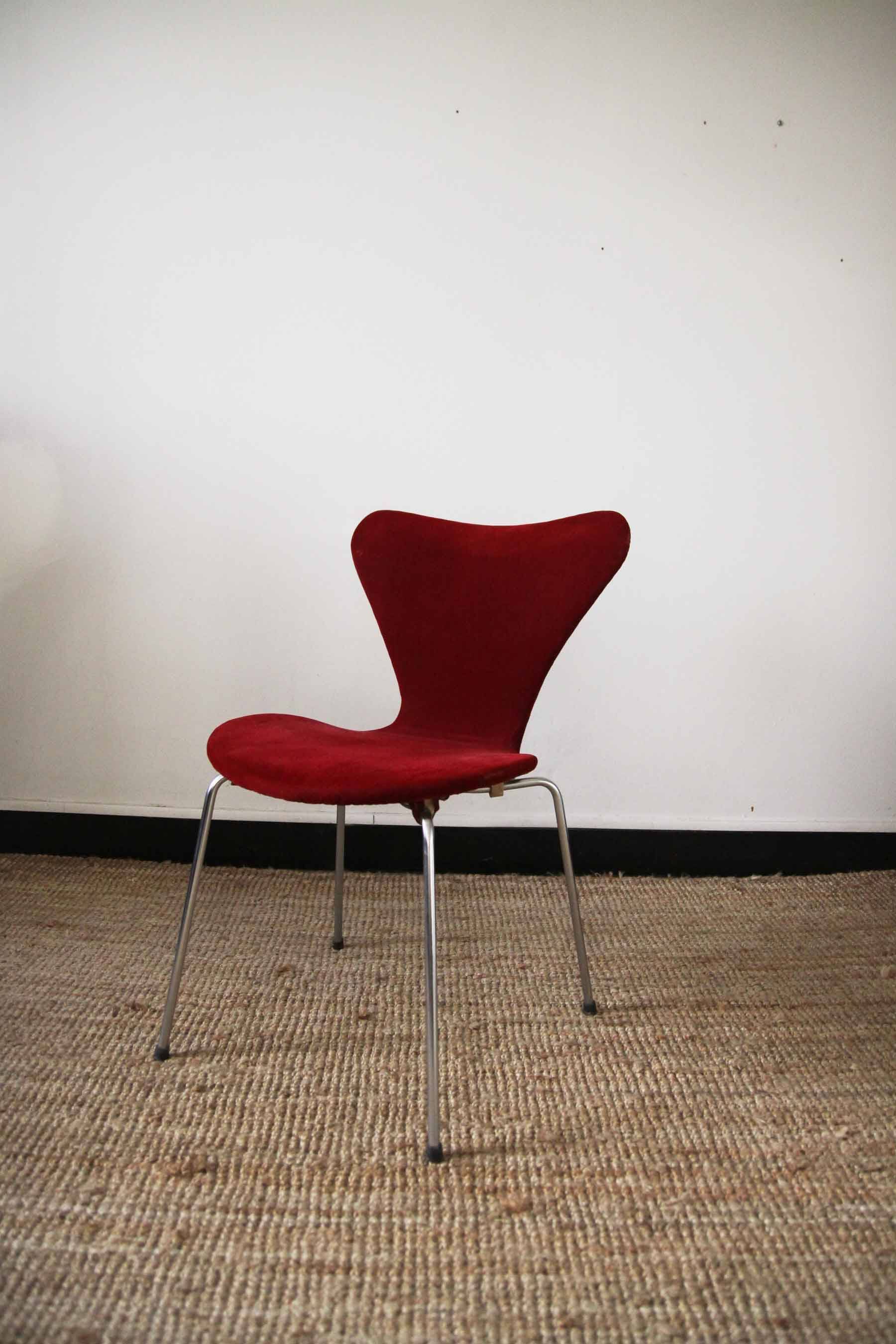 Jacobsen Series 7 Chair