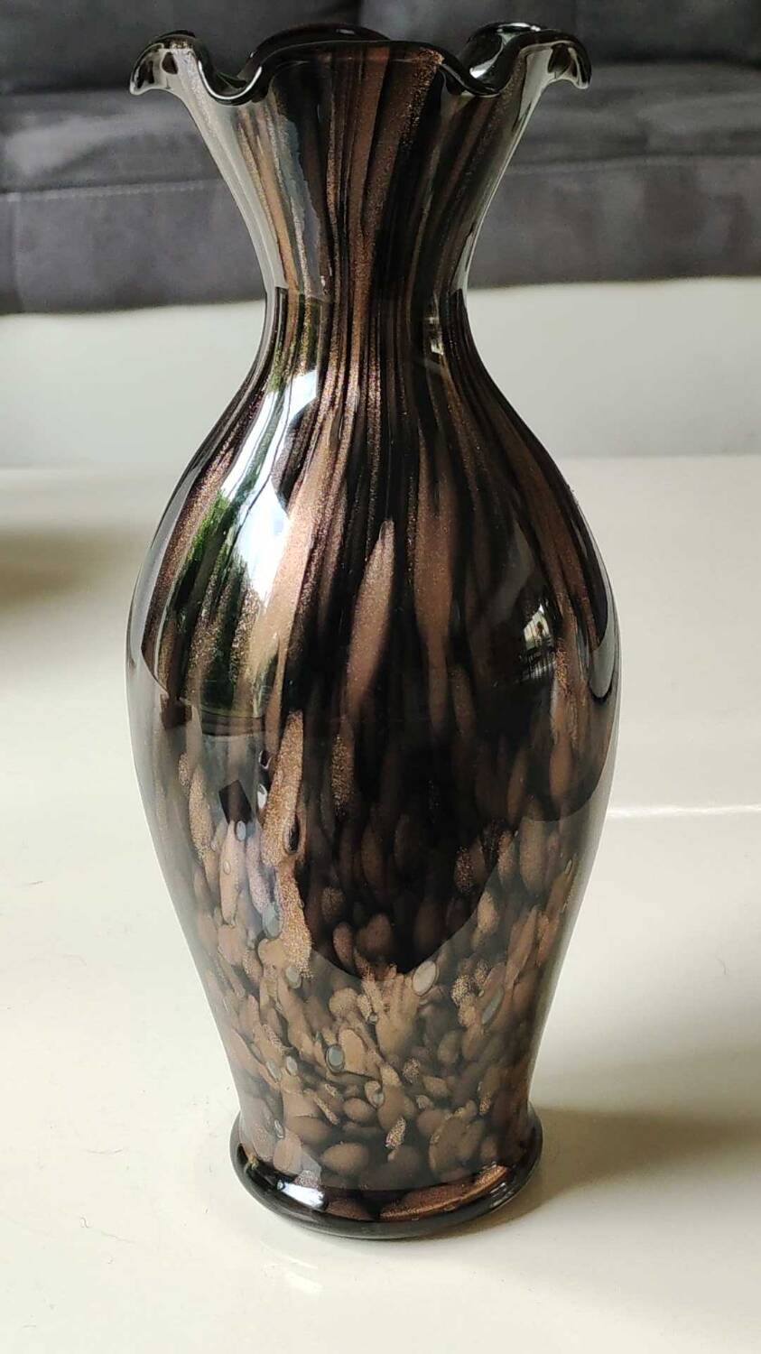 Corolle design vase in blown Murano art glass/Designer V. Nason. 70s. High 25 cm
