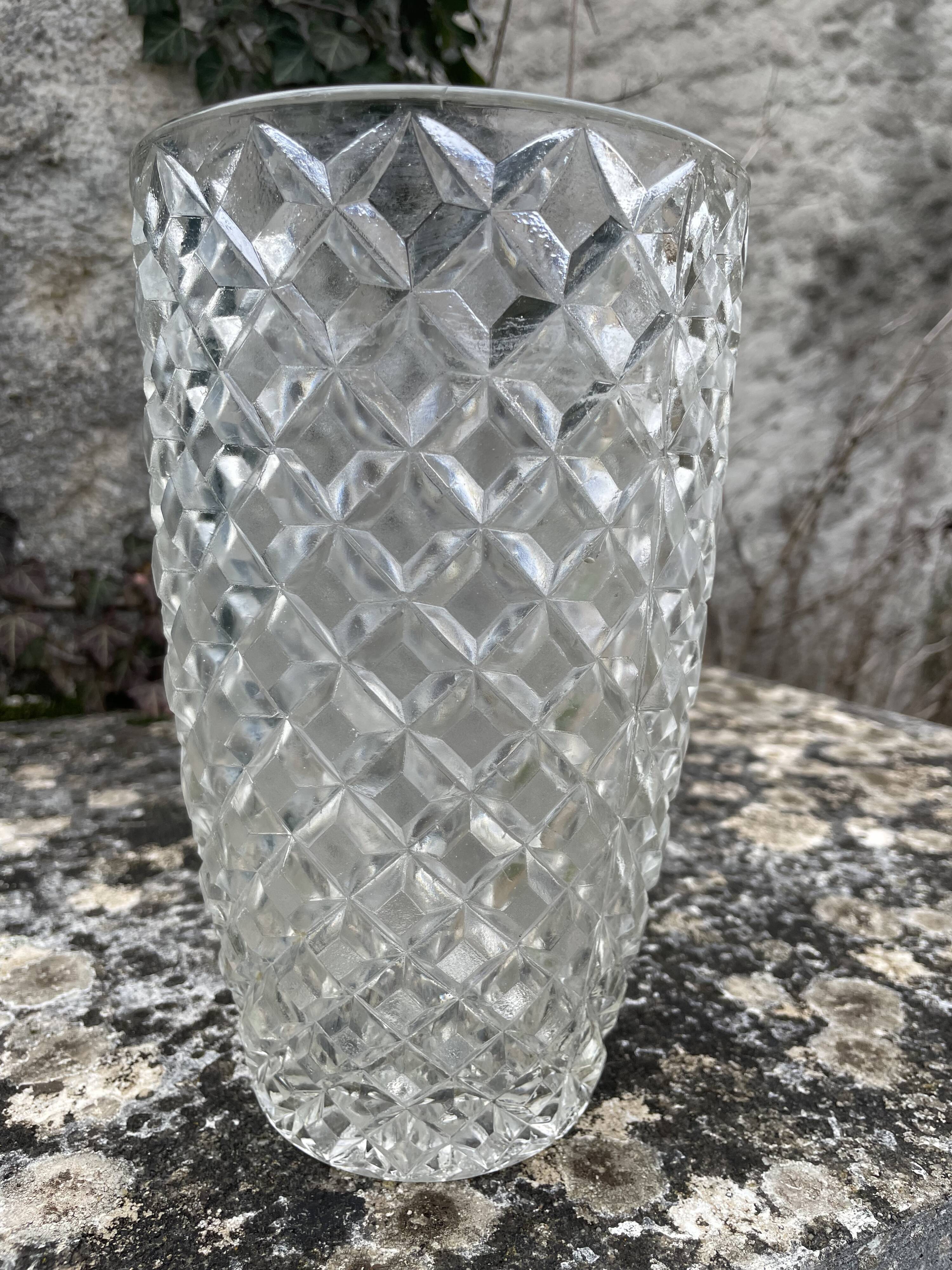 Vase vintage transparent glass diamond tips